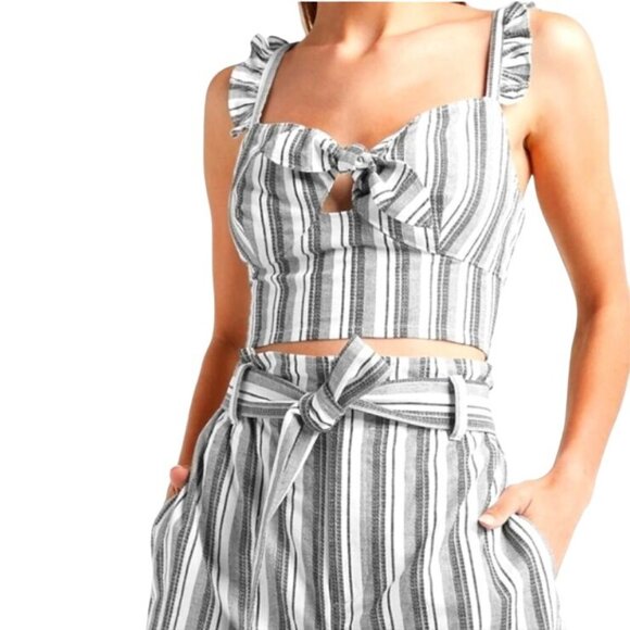 Express Cropped Cami Tops XL Lace White Black SET OF 2 NWT Boho Coastal Flirty - Picture 2 of 8